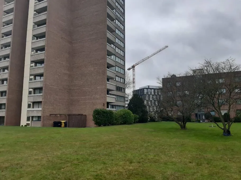 Gemutlich Und Moderne Wohnung In Dusseldorf 0*,  Germany